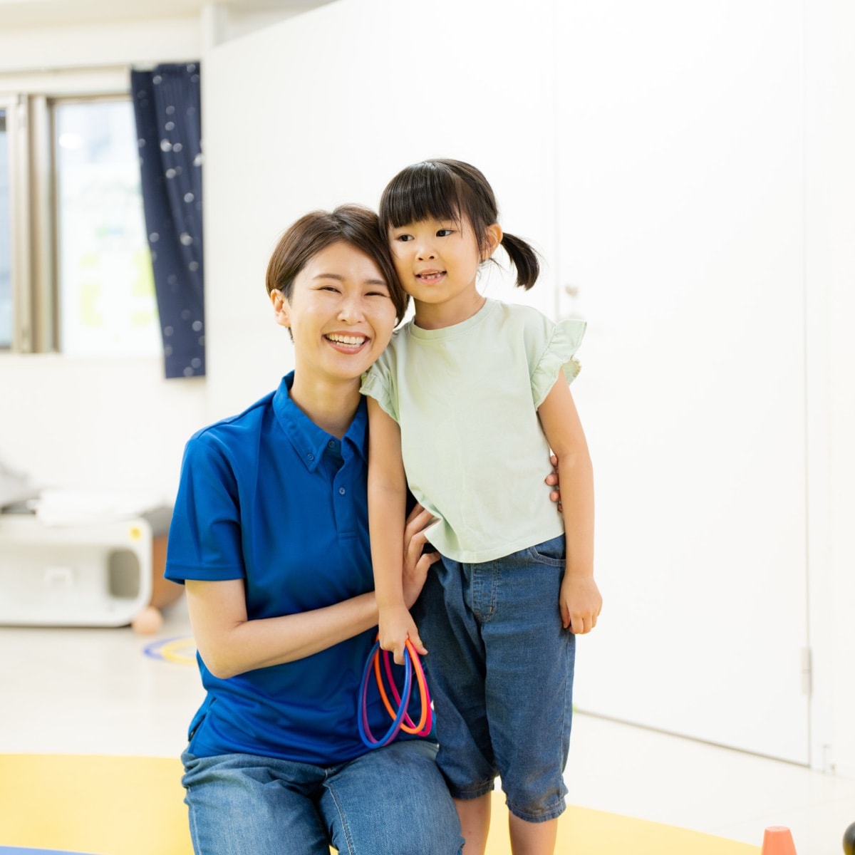 子どもと関わるスタッフ